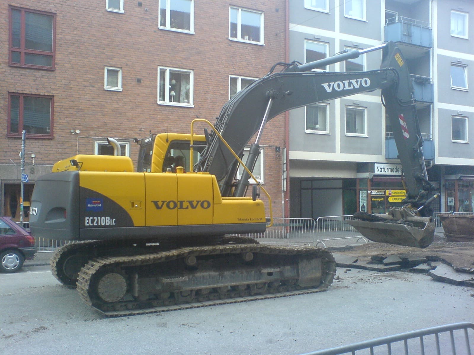Volvo EC210D em operação